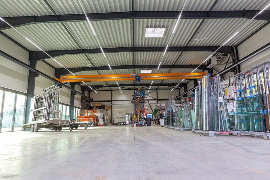 ein Blick in die Halle von Metallbau Schmidt